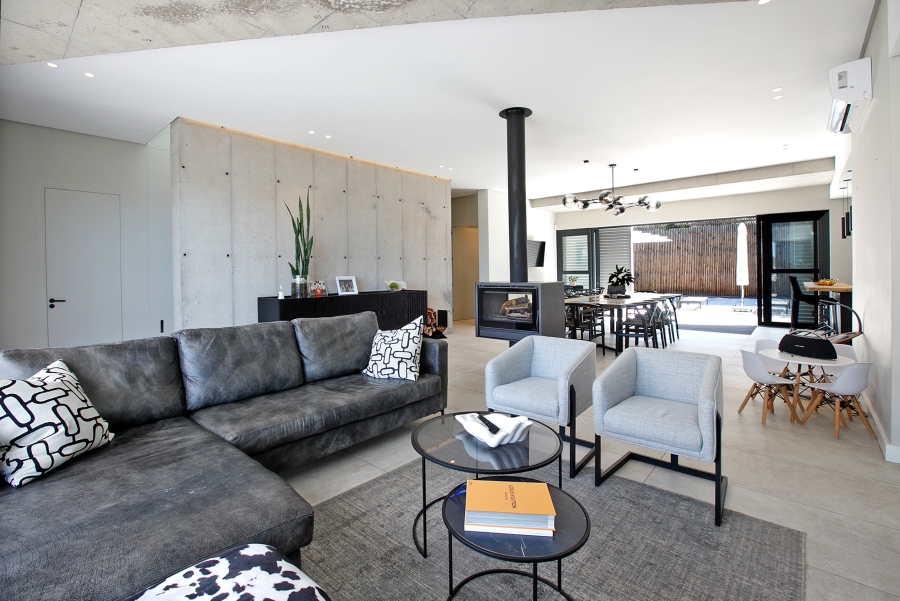 To Let 4 Bedroom Property for Rent in Fresnaye Western Cape